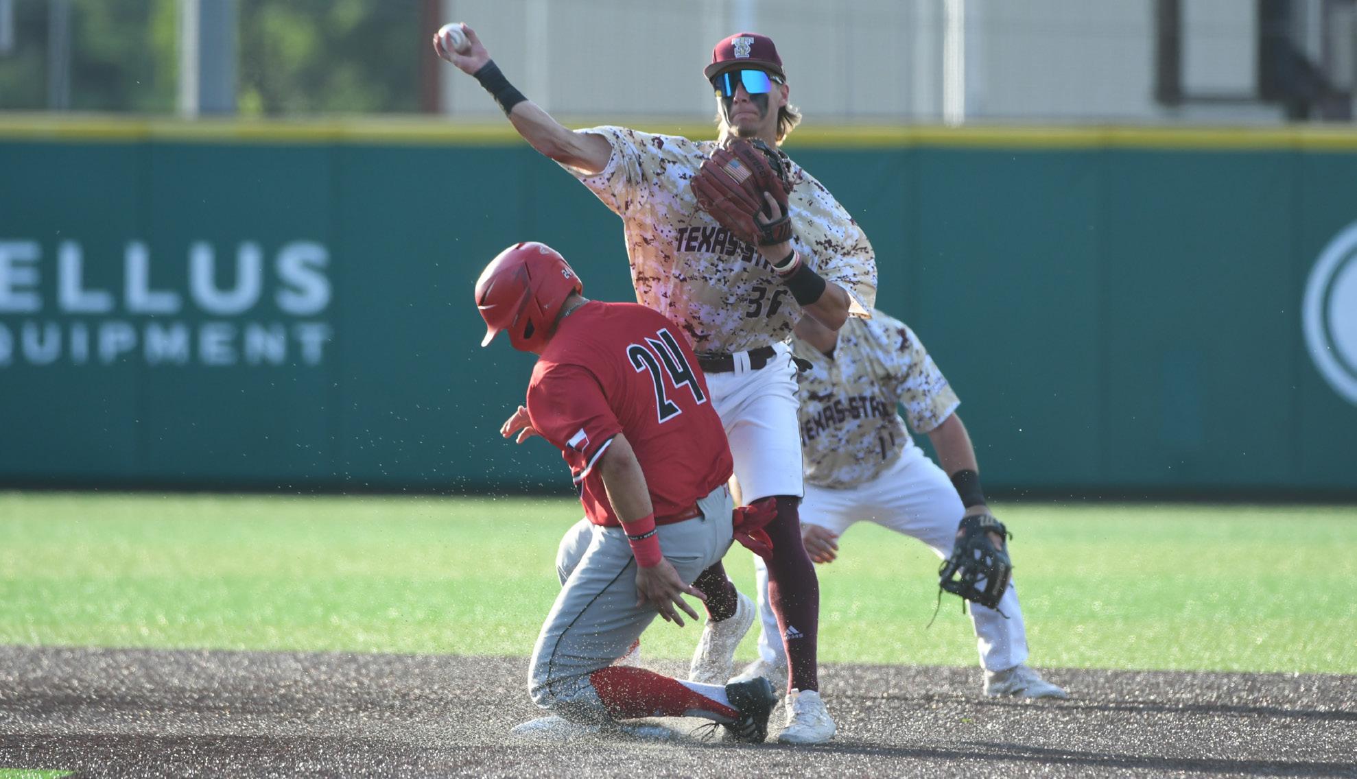 Here are 13 college baseball freshmen off to the hottest starts in 2022