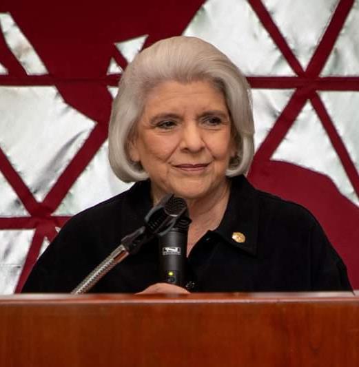 参议员朱迪思·扎菲里尼成为德克萨斯州参议院历史上首位女性院长